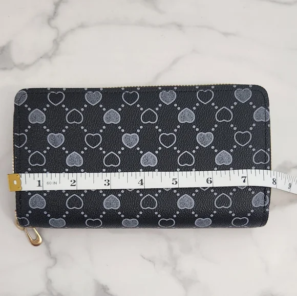 Stylish Black & White Heart Print Pattern Double Zip Wristlet Wallet - Picture 11 of 12